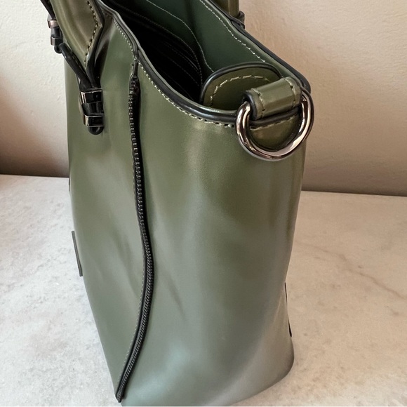 Charles Jourdan Large Handbag Green Leather Missing Long Strap - Picture 10 of 11